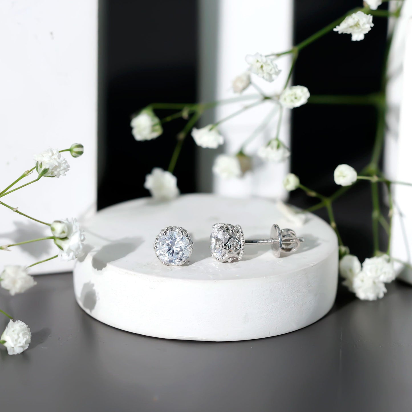 1 Carat Round Cubic Zirconia Crown Stud Earrings in Silver