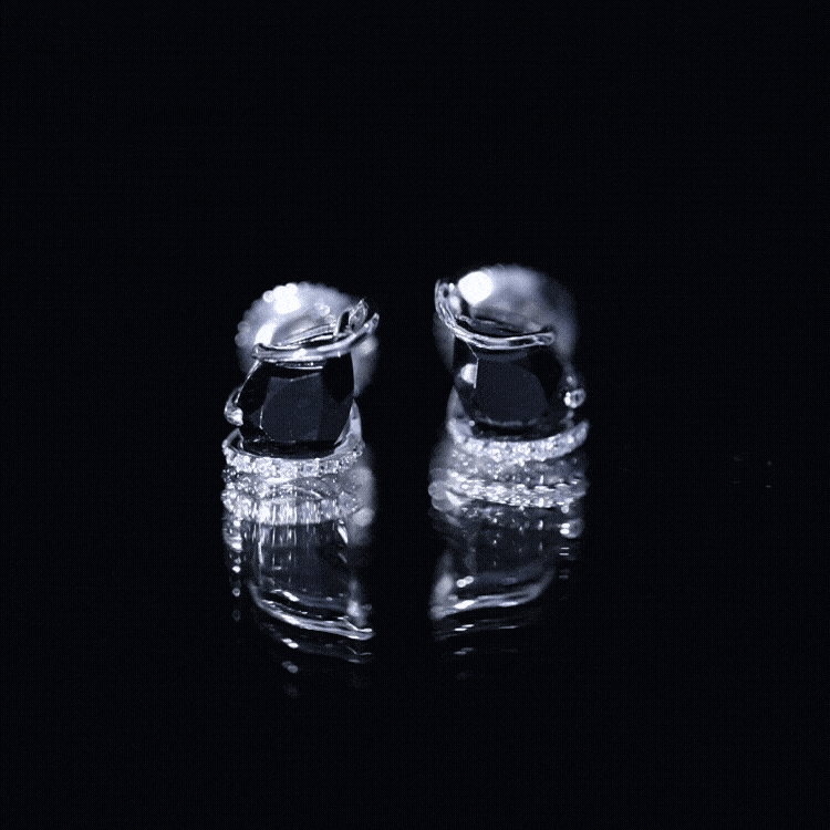 1.2 Carat Natural Black Spinel Teardrop Stud Earrings with Diamond