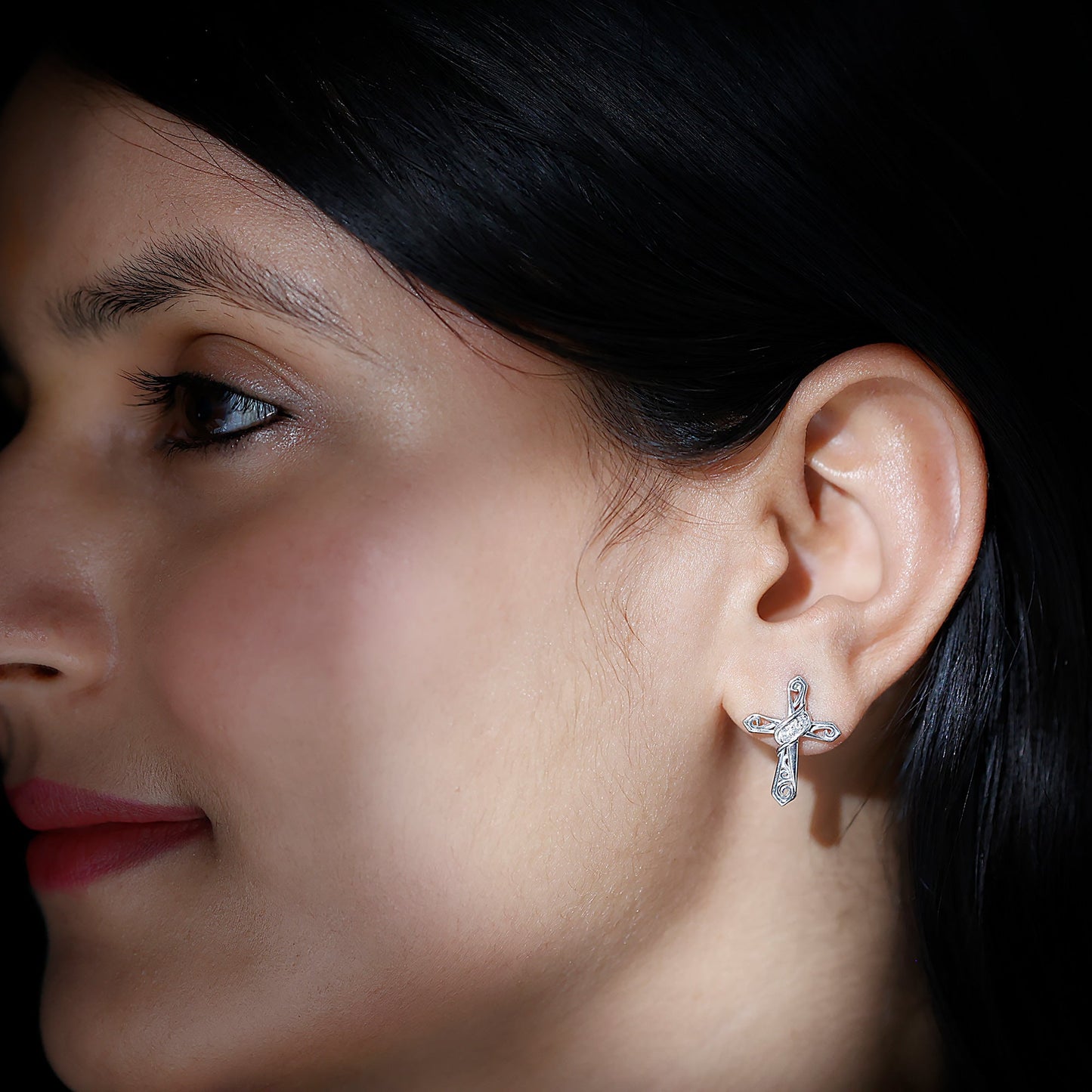 Certified Moissanite Vintage Cross Stud Earrings in Silver