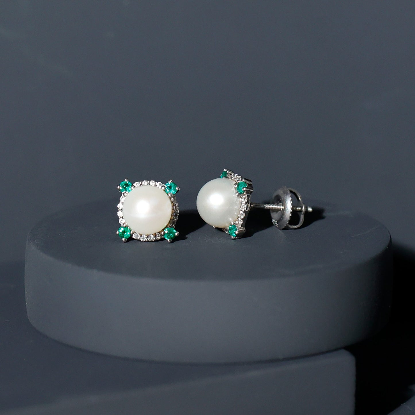 6 Carat Freshwater Pearl Bridal Stud Earrings with Emerald