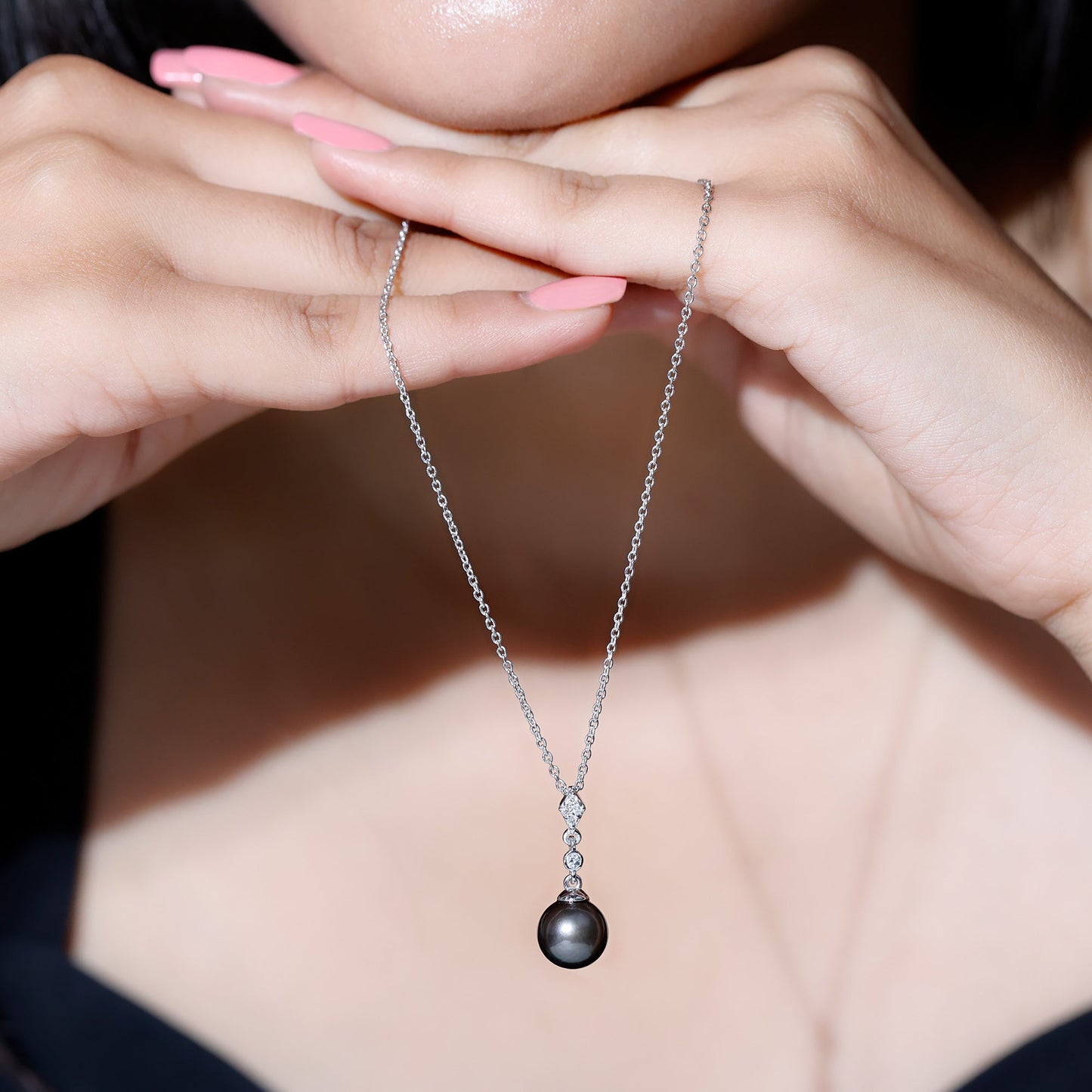 8 Carat Natural Tahitian Black Pearl Dangle Pendant with Diamond