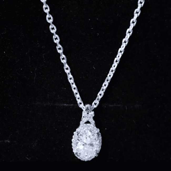 Lab Grown Diamond Vintage Style Pendant With Halo