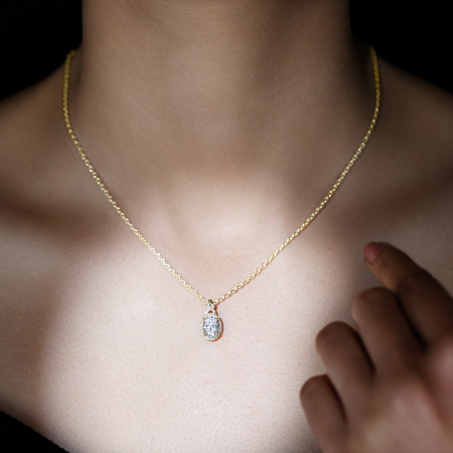 Lab Grown Diamond Vintage Style Pendant With Halo