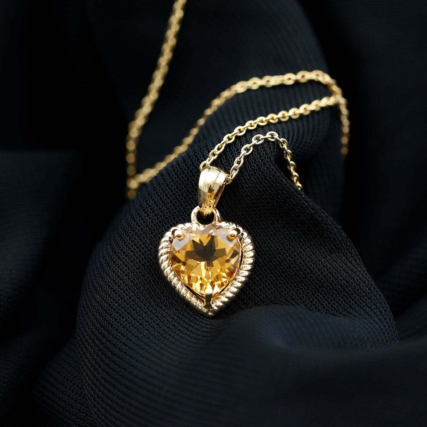 Natural Heart Shape 2 Carat Citrine Pendant Necklace with Rope Frame