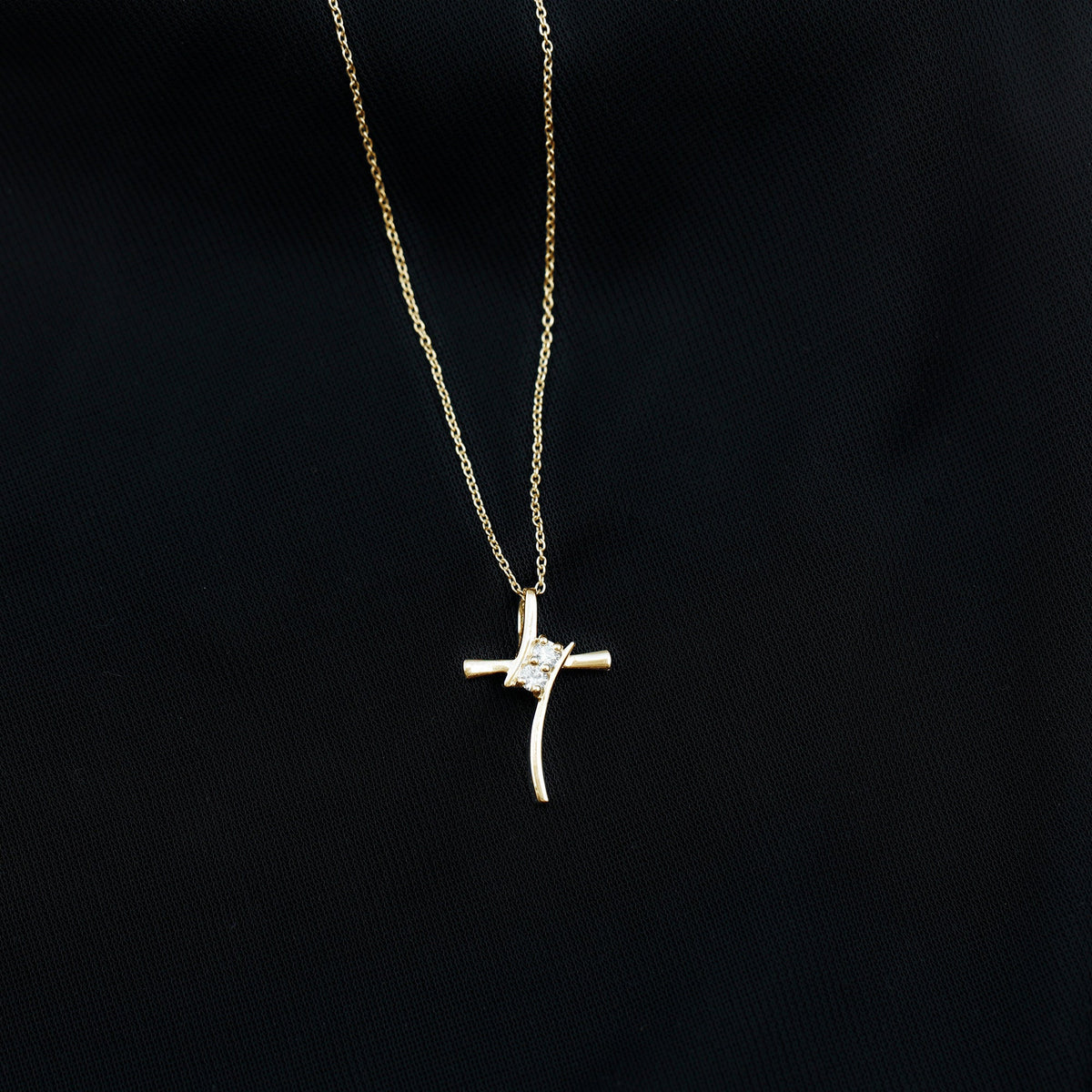0.14 CT Lab Grown Diamond Cross Necklace (Hidden Bail)