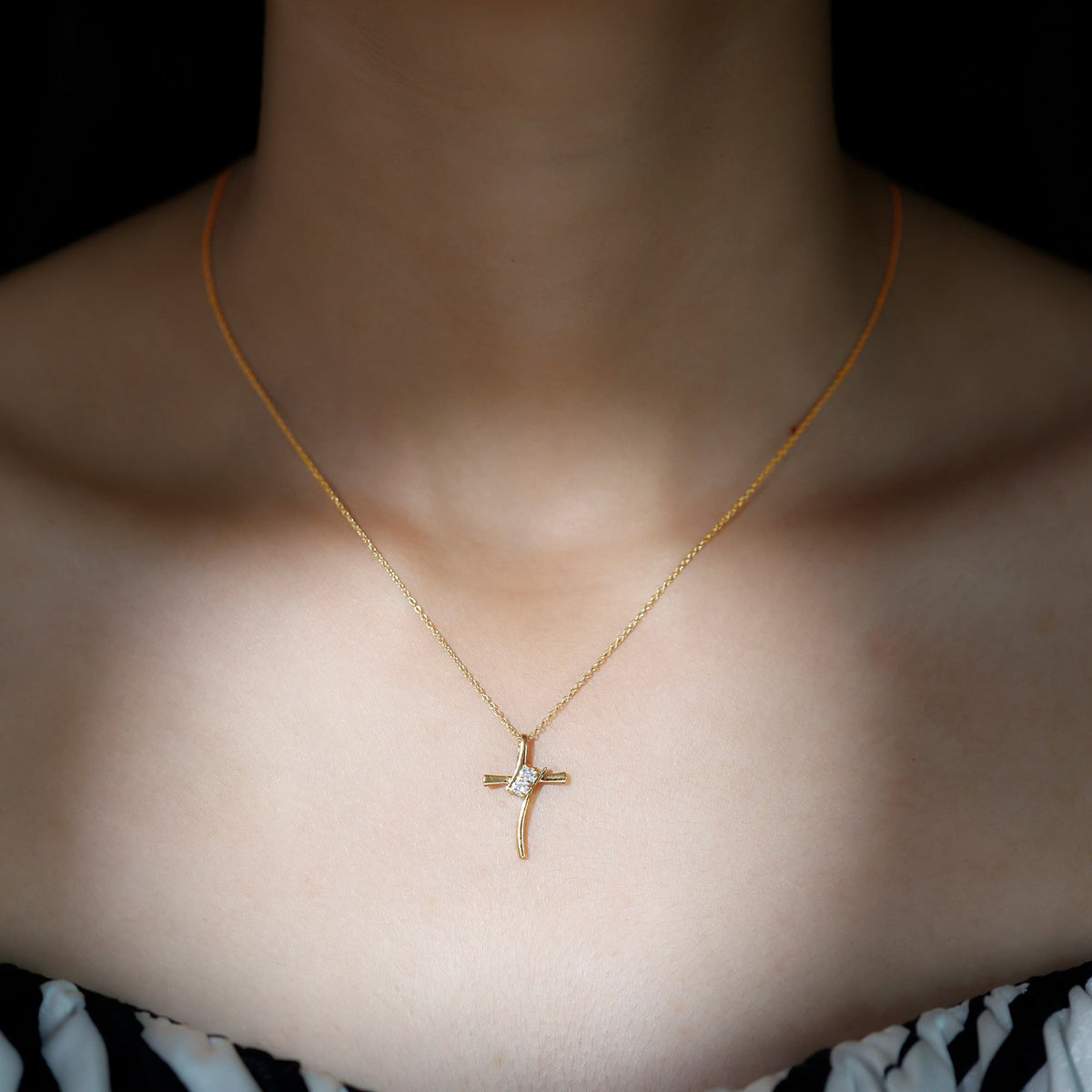 0.14 CT Lab Grown Diamond Cross Necklace (Hidden Bail)