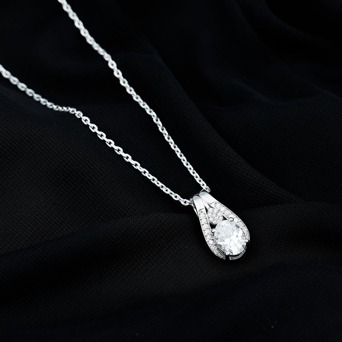 Certified 2 Carat Oval Moissanite Teardrop Pendant for Wedding