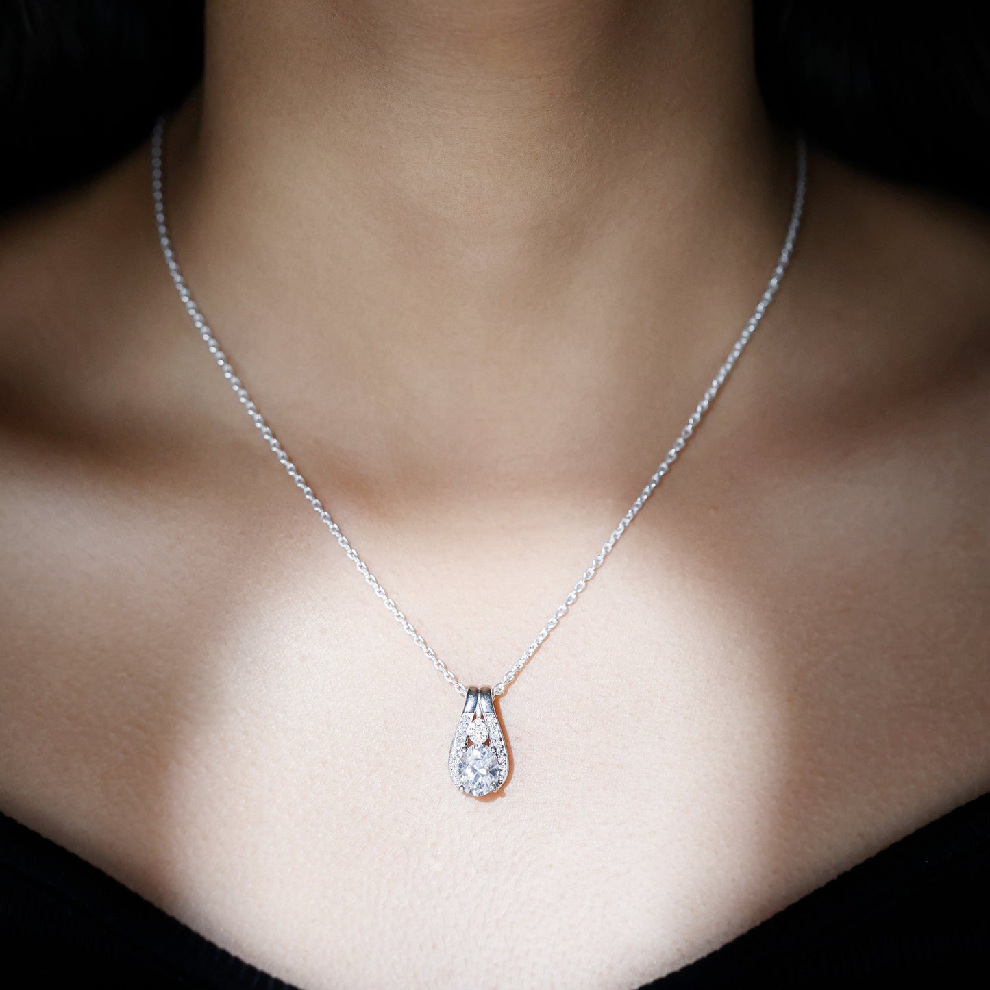 Certified 2 Carat Oval Moissanite Teardrop Pendant for Wedding