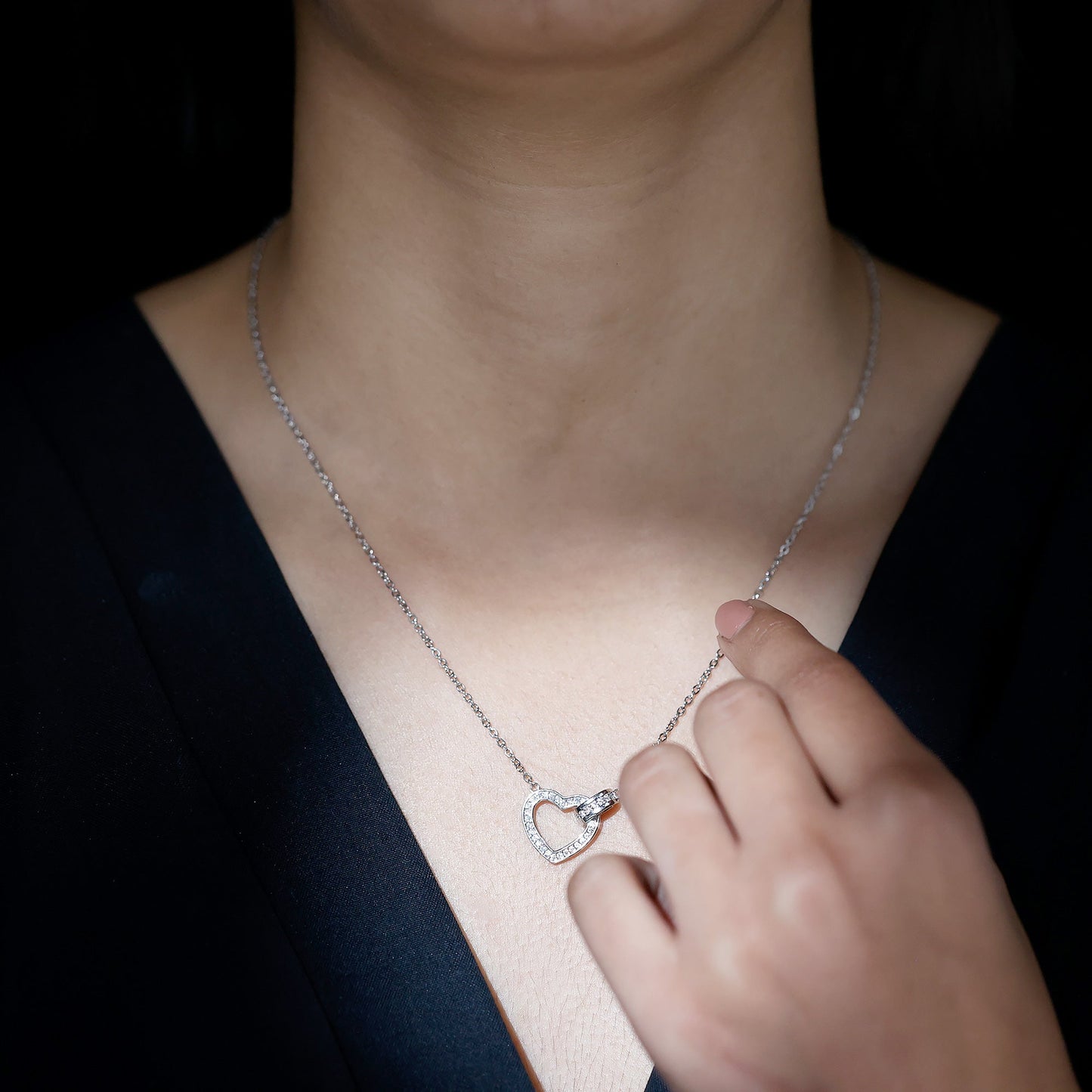 Certified Cubic Zirconia Heart Shaped Necklace In Silver