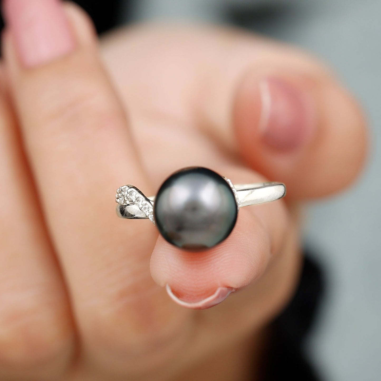 8 Carat Tahitian Pearl Solitaire Engagement Ring with Diamond