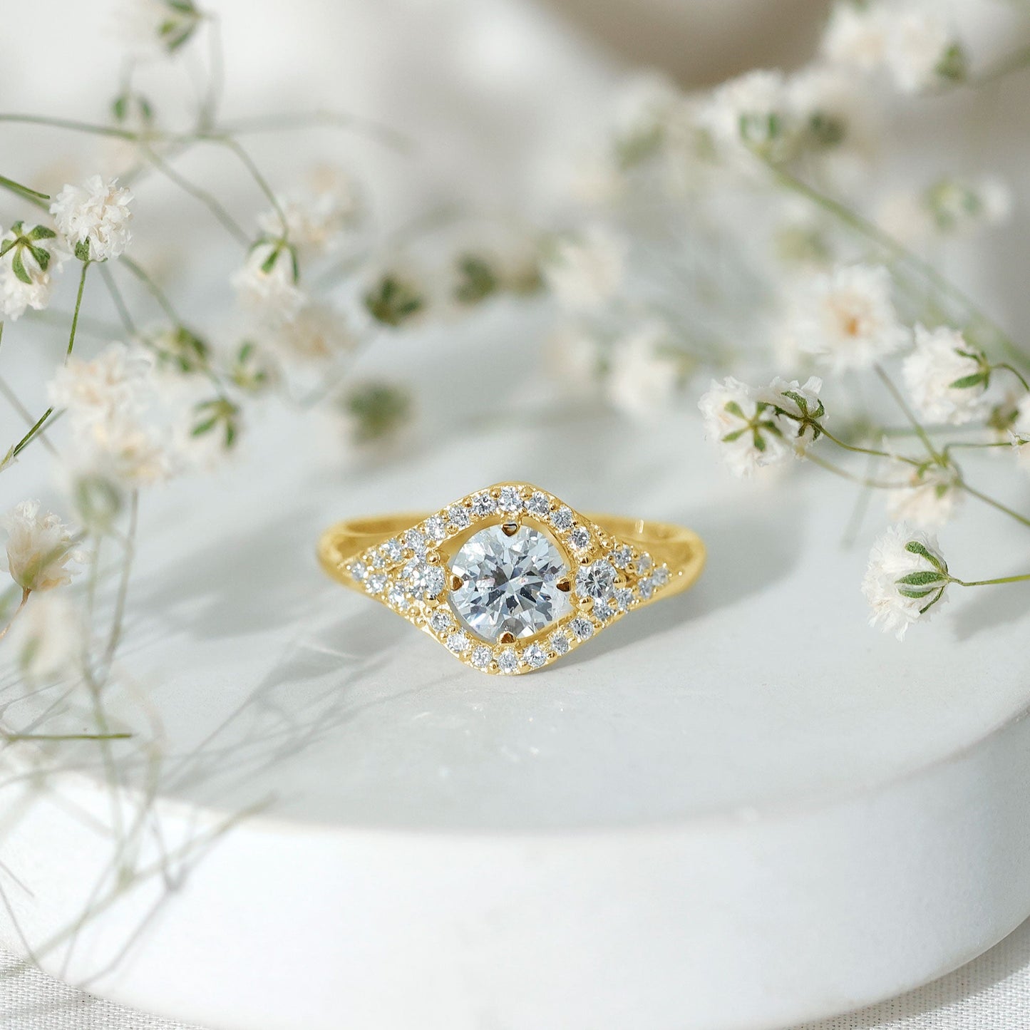 Certified 0.9 Carat Lab Grown Diamond Classic Engagement Ring