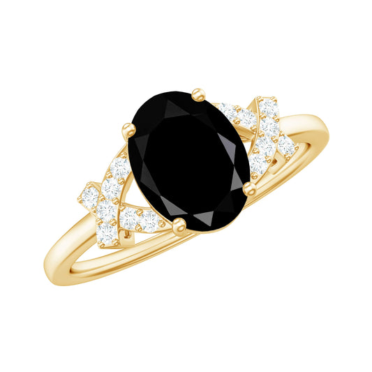 Solitaire Black Onyx Oval Engagement Ring in Split Shank