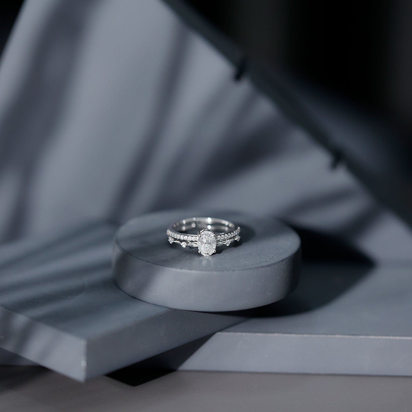 Lab Grown Diamond 0.75 Carat Oval Shaped Double Band Engagement Ring