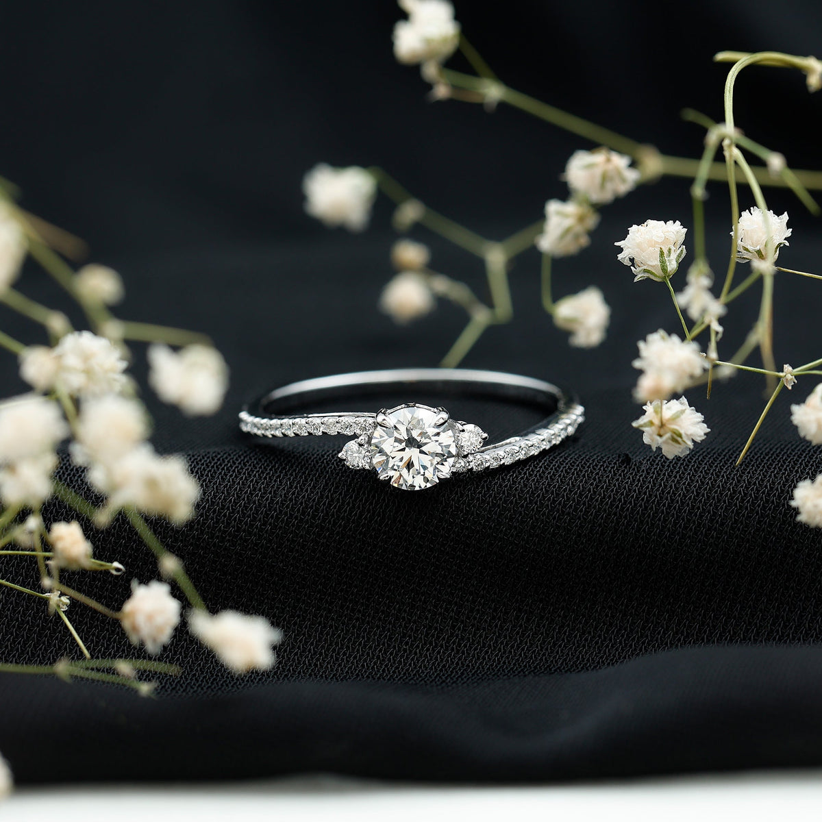 0.9 Carat Lab Grown Diamond Solitaire Engagement Ring With Side Stones