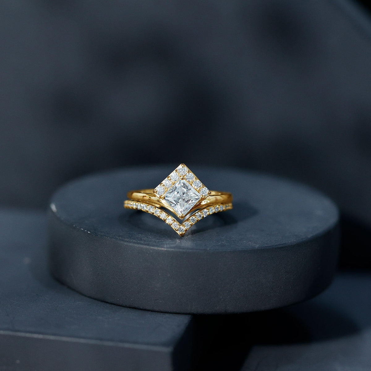 Lab Grown Diamond Princess Cut Engagement Ring With Ring Guard