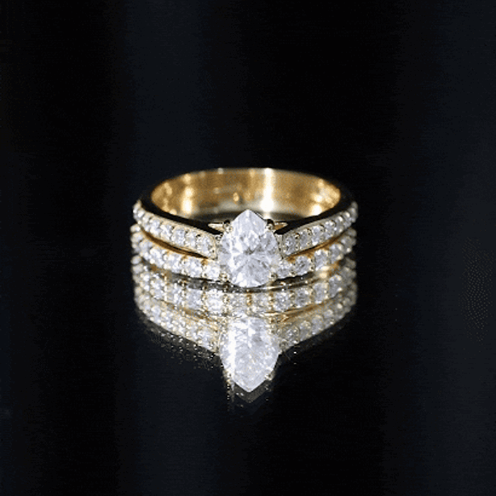 Pear Cut 1.3 Carat Lab Grown Diamond Marriage Ring Set for Women