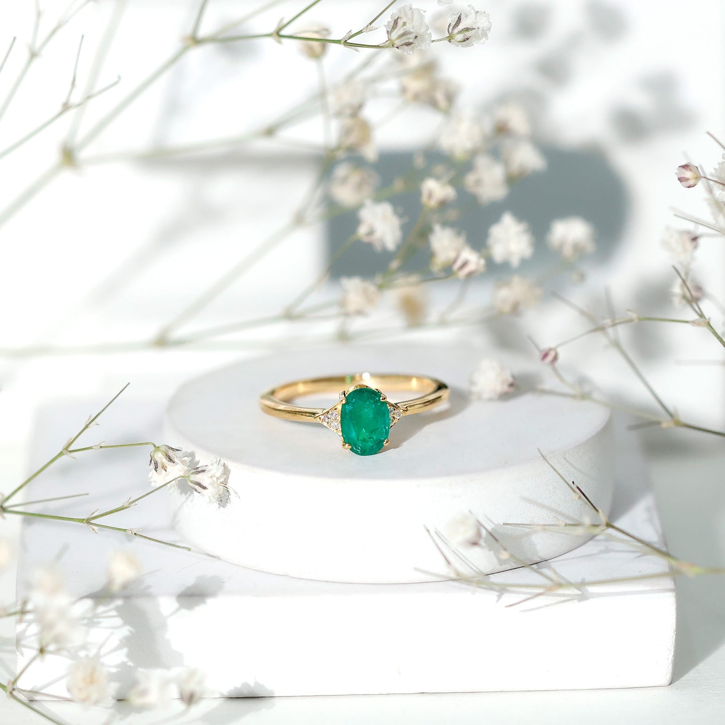 Solitaire Oval Emerald Engagement Ring with Diamonds