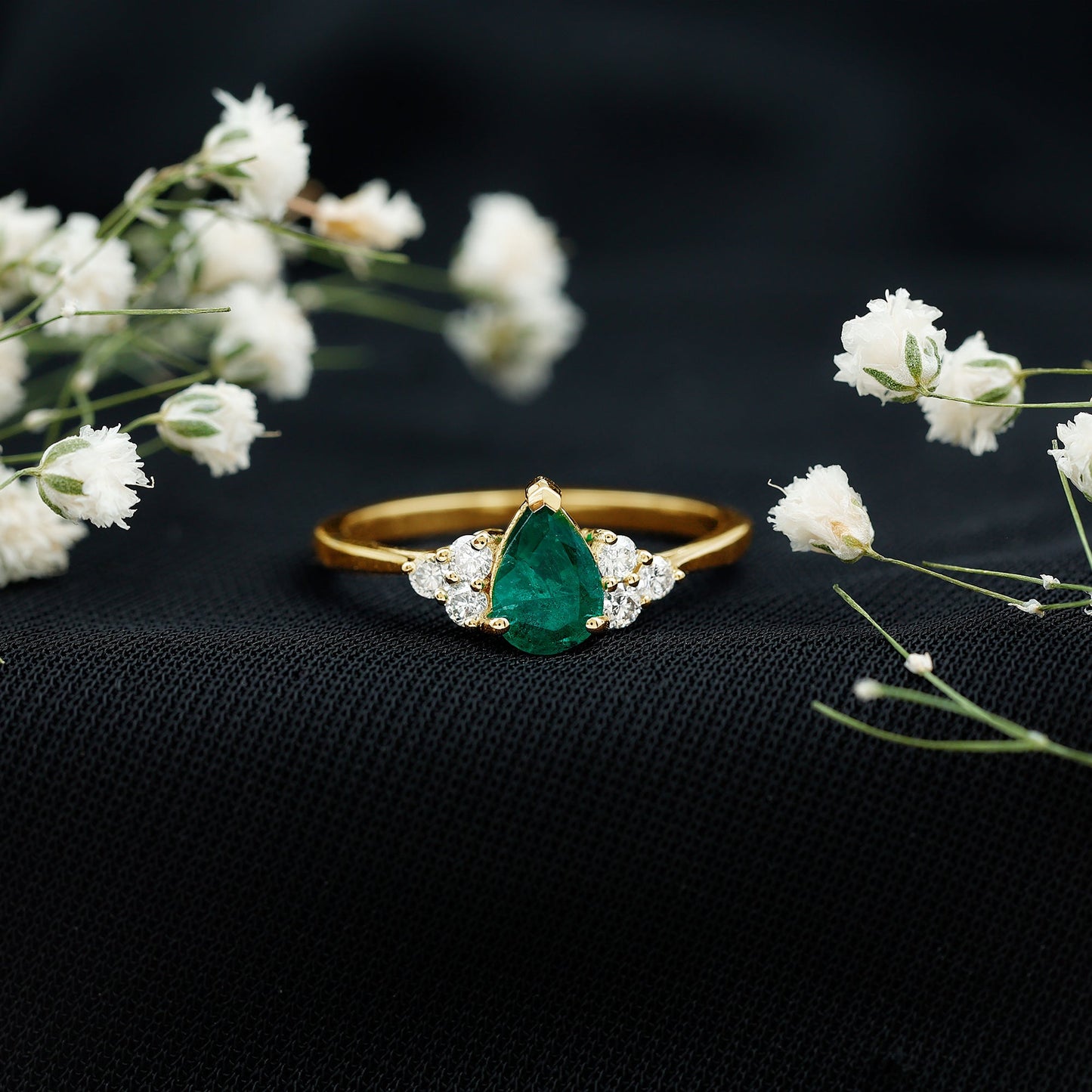 0.6 Carat AAA Quality Pear Shape Emerald Teardrop Engagement Ring with Diamond