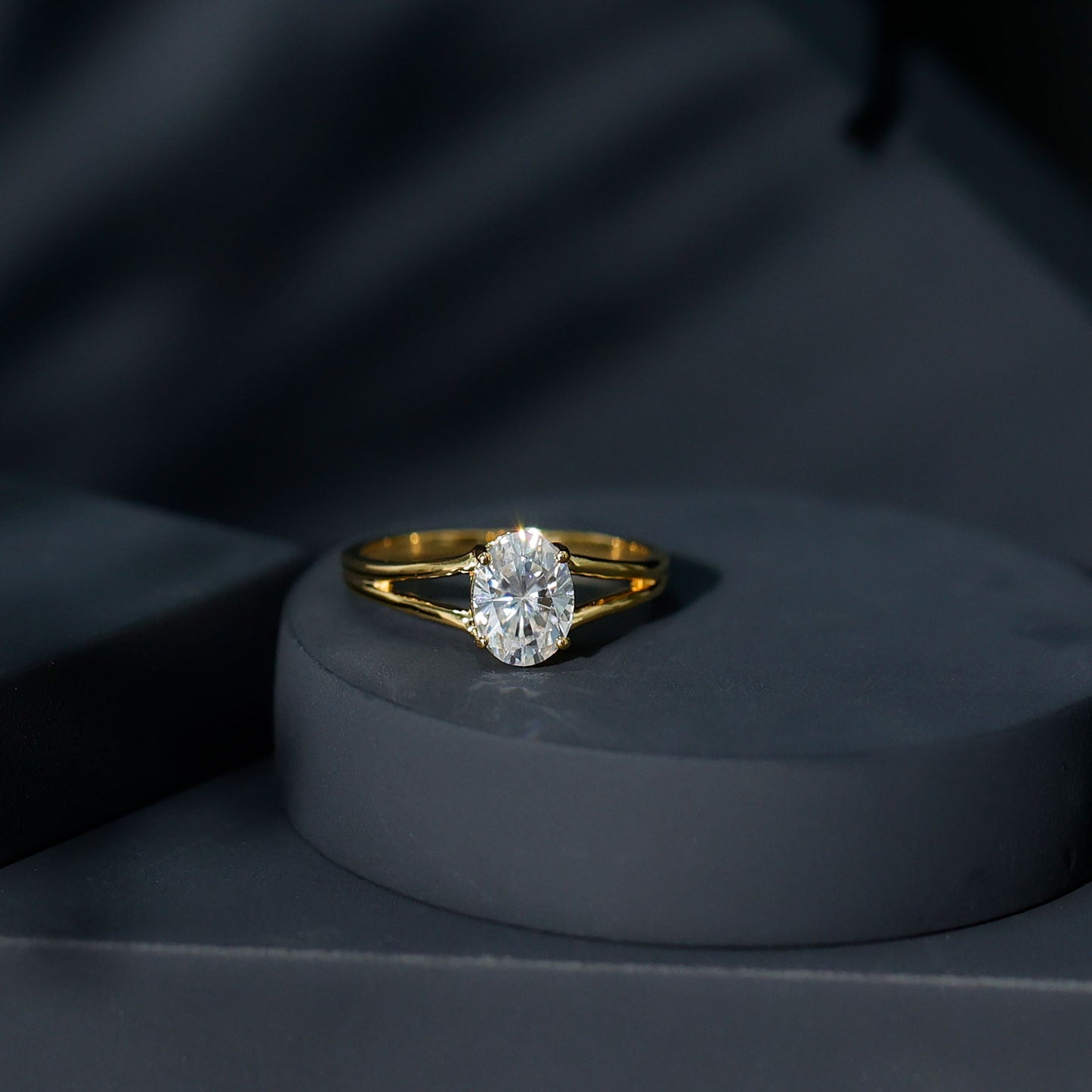 1 Carat Oval Moissanite Engagement Ring With Certificate