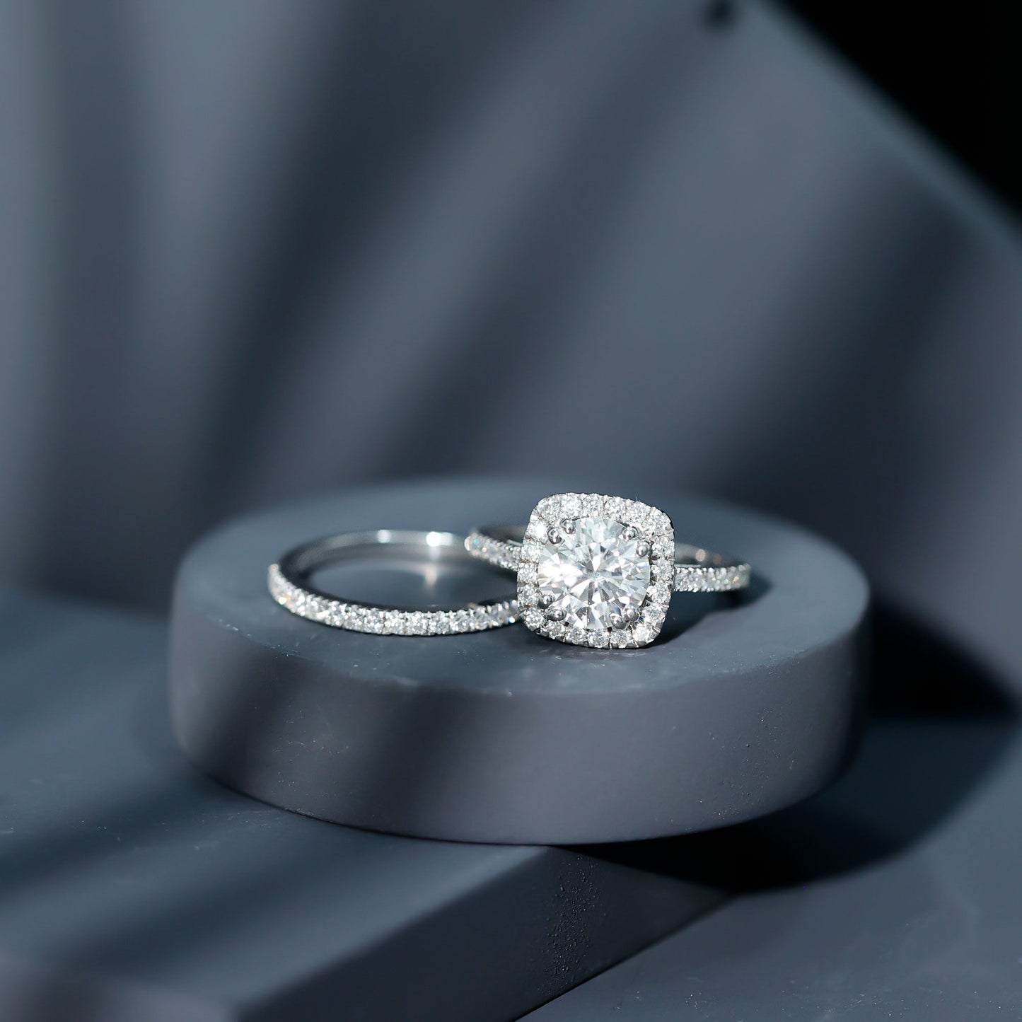 2 Carat Cubic Zirconia Engagement Ring with Wedding Band in Silver