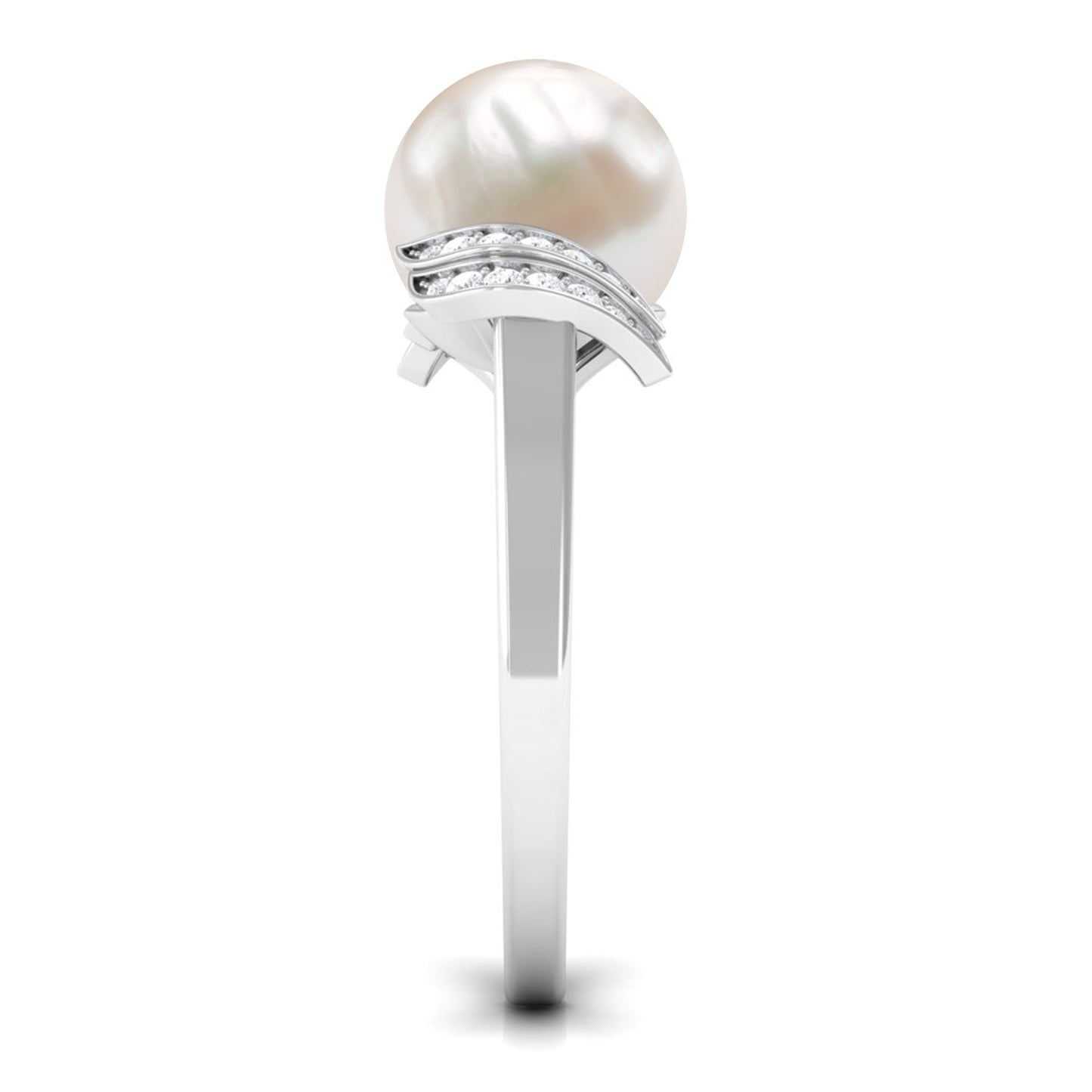 Elegant Freshwater Pearl Solitaire Ring with Diamond Accent