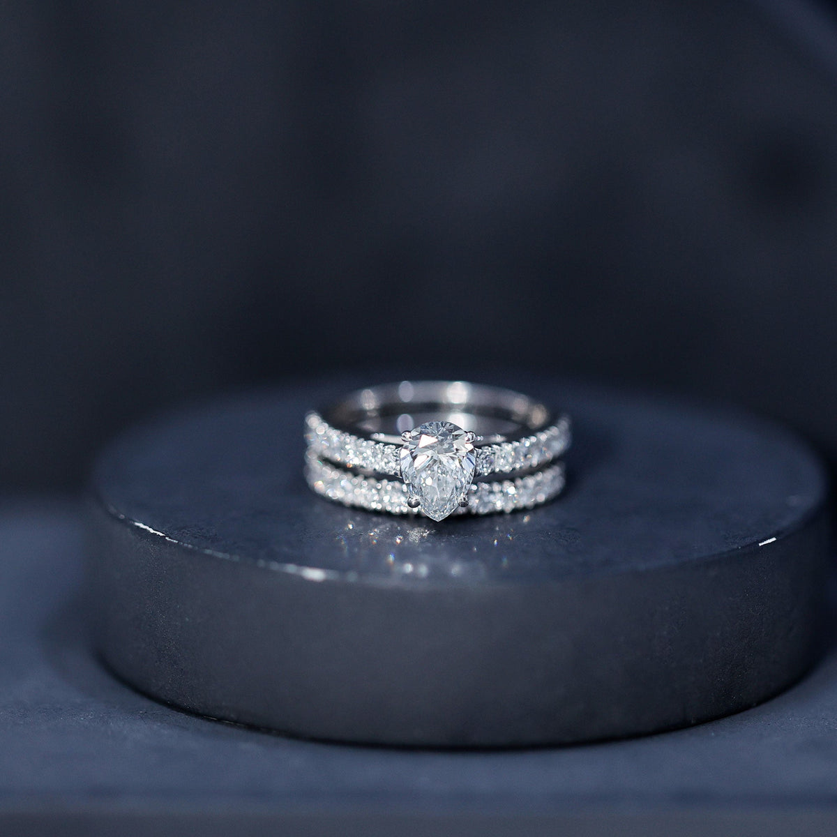 Minimal Pear Shape Lab Grown Diamond Wedding Ring Set