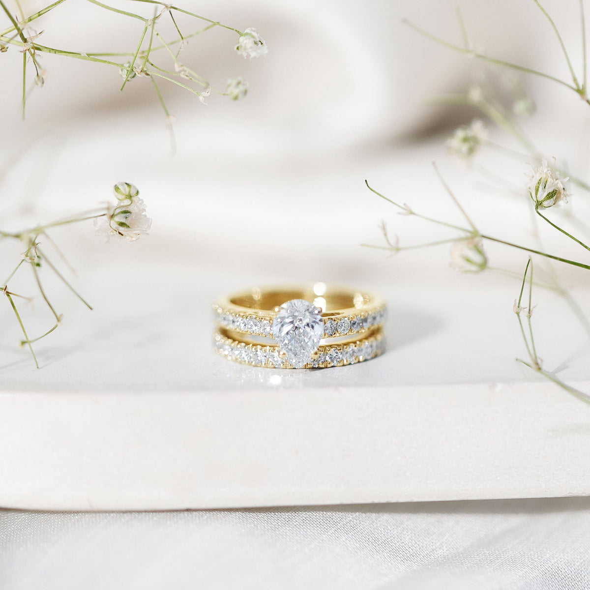 Minimal Pear Shape Lab Grown Diamond Wedding Ring Set