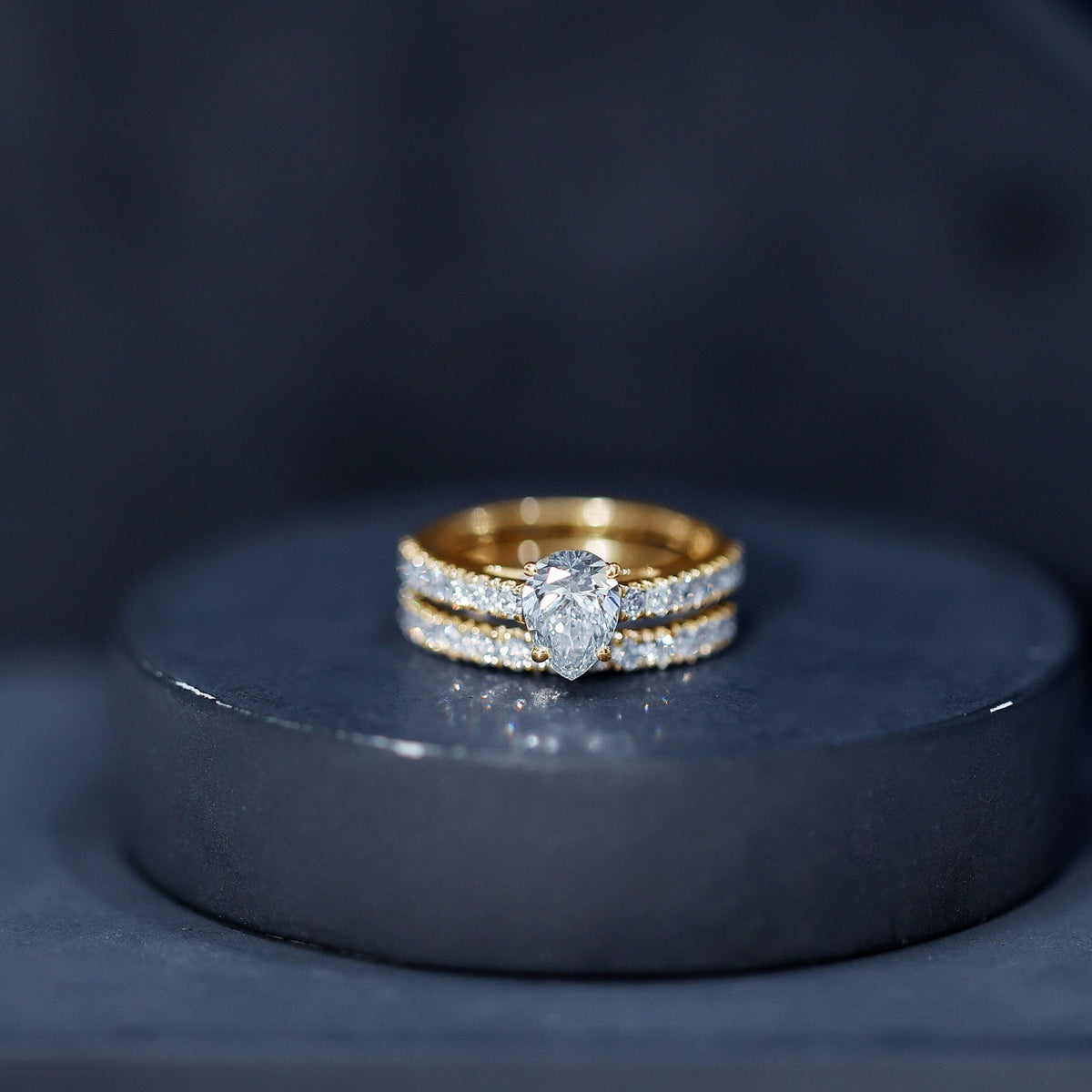 Minimal Pear Shape Lab Grown Diamond Wedding Ring Set
