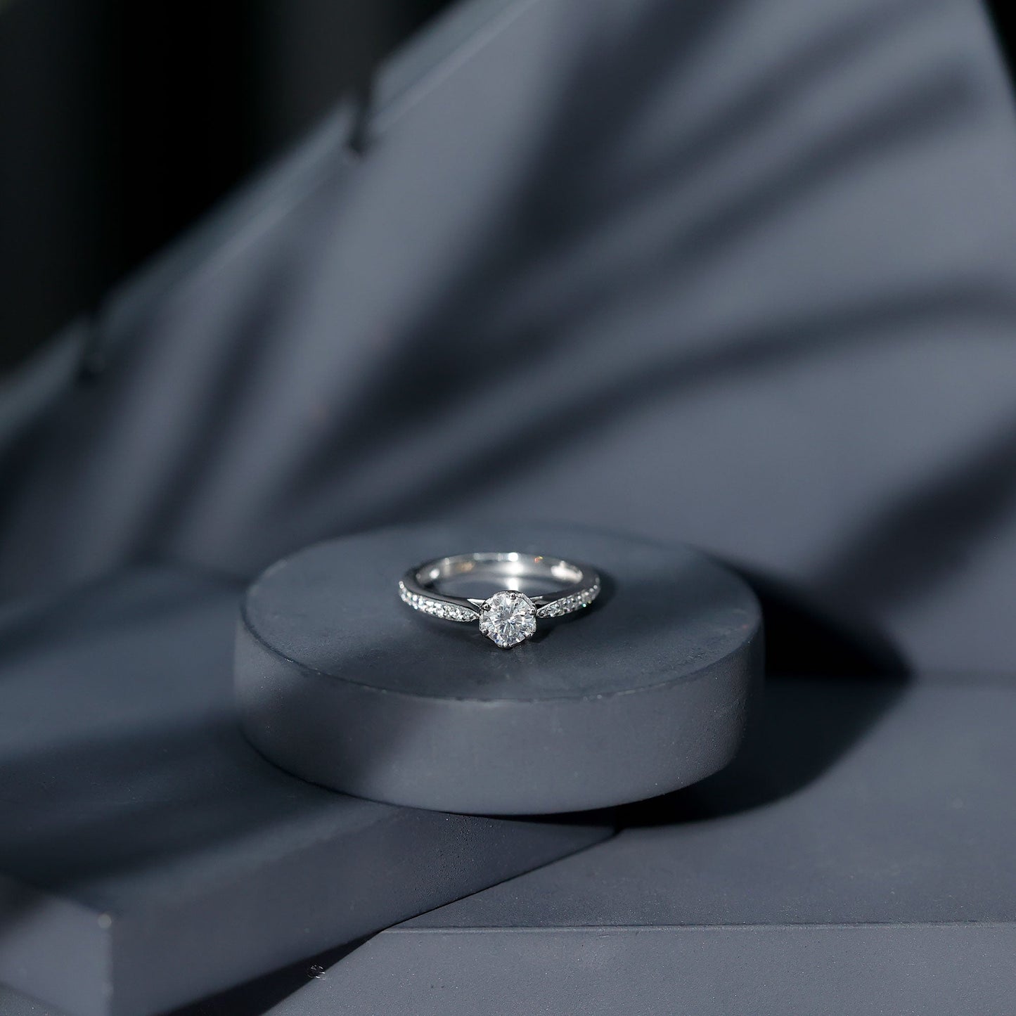 Lotus Basket Set Moissanite Solitaire Engagement Ring for Women