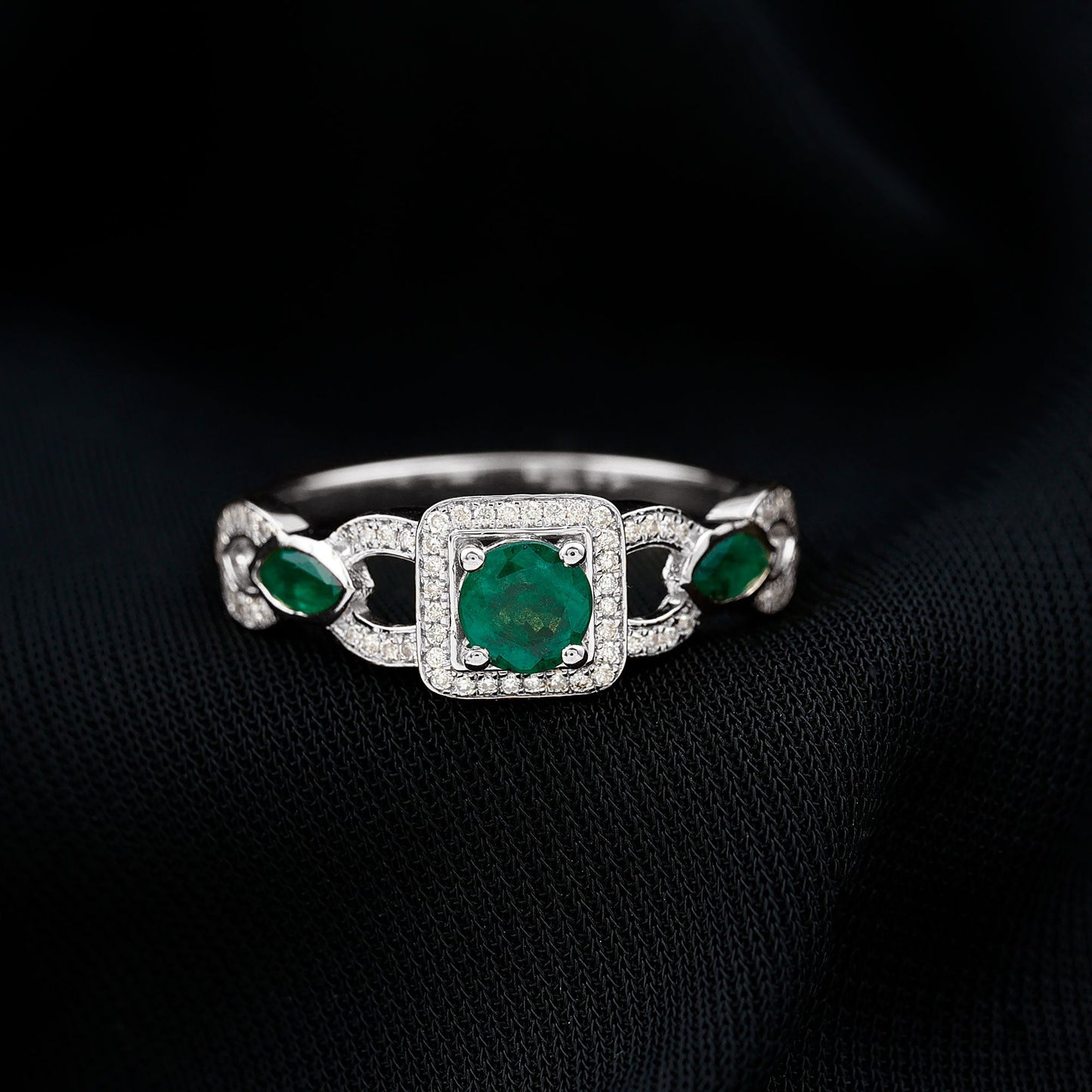 Vintage Style Emerald and Diamond Engagement Ring for Women